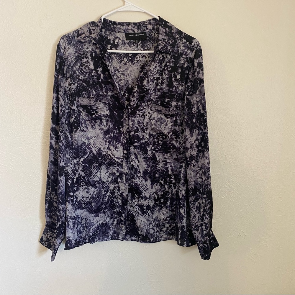 Women’s patterned blouse